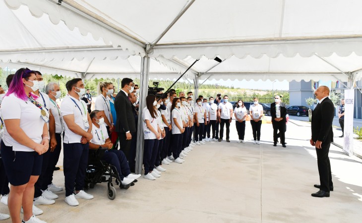 President Ilham Aliyev met with athletes representing Azerbaijan at 5th Islamic Solidarity Games in Konya