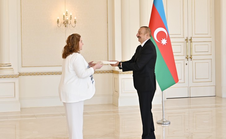 President Ilham Aliyev received credentials of incoming ambassador of Argentina