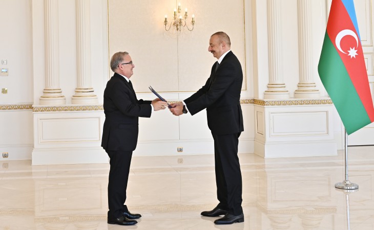 President Ilham Aliyev received credentials of incoming ambassador of Dominican Republic
