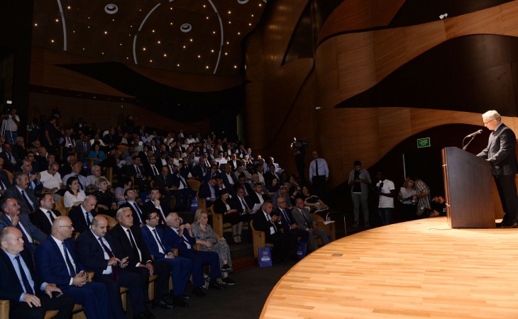 Azərbaycan jurnalistlərinin VIII qurultayı işə başlayıb