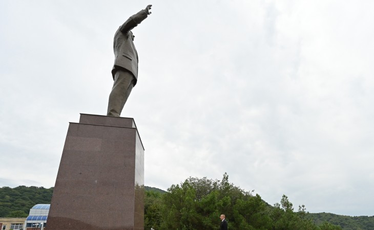 Balakəndə ulu öndər Heydər Əliyevin abidəsini ziyarət