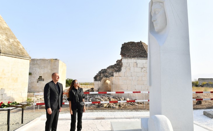 President Ilham Aliyev and First Lady Mehriban Aliyeva got acquainted with works to be done in Imarat Complex, and unveiled mausoleum of Khurshidbanu Natavan