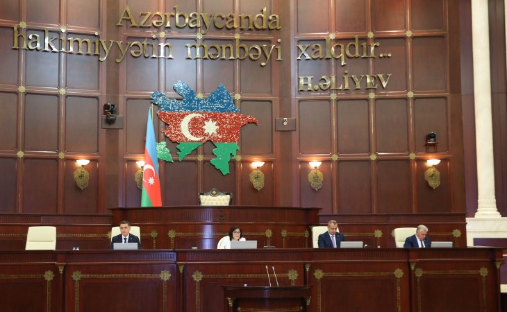 Milli Məclisin payız sessiyasında növbəti plenar iclası keçirilib