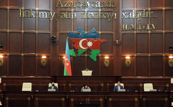 Milli Məclisin plenar iclasında 50 məsələyə baxılıb