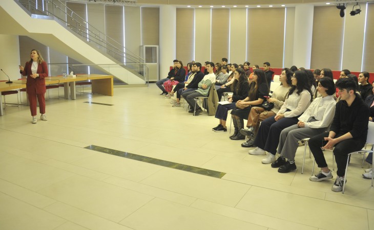 ADA Universitetində “Rəqəmsal media və kommunikasiya” mövzusunda “MEDİA talks” açıq seminarı keçirilib