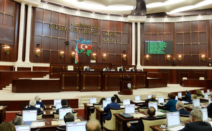 Milli Məclis 2023-cü il dövlət büdcəsi haqqında qanun layihəsini birinci oxunuşda təsdiqləyib