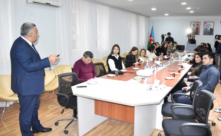 Media nümayəndələri Kliniki Tibbi Mərkəzdə icbari tibbi sığortanın təşkili ilə tanış olublar
