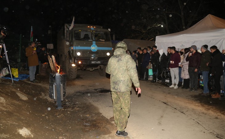 Автомобили снабжения миротворцев беспрепятственно проехали по дороге Лачин-Шуша