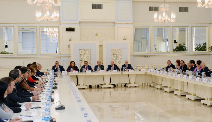 Təhsilverənlərin sertifikatlaşdırılması mövzusunda ictimai dinləmə təşkil olunub