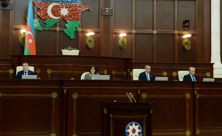Milli Məclisin plenar iclasında 25 məsələ müzakirə olunub