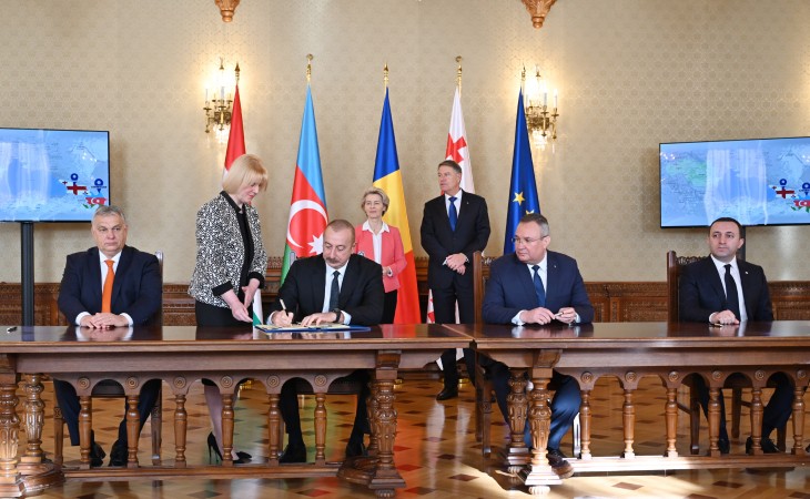 Governments of Azerbaijan, Georgia, Romania and Hungary signed agreement on strategic partnership in the field of green energy in Bucharest