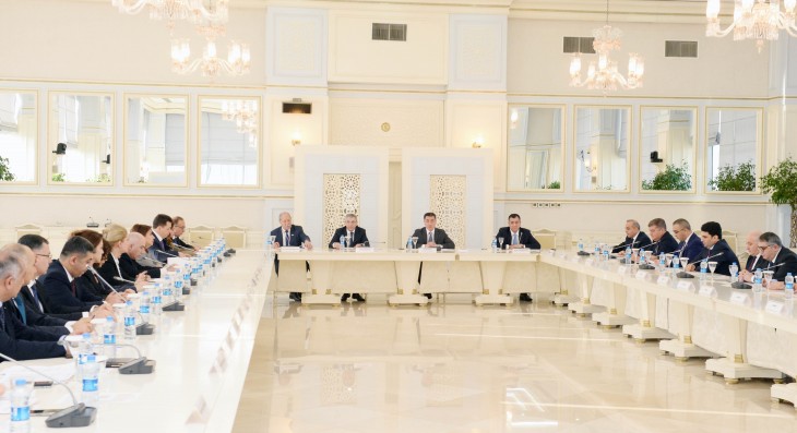 Parlamentin Hüquq siyasəti və dövlət quruculuğu komitəsinin iclasında 15 məsələ müzakirə edilir