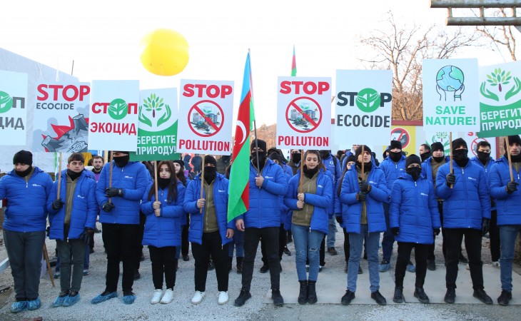 Дорога Ханкенди – Лачин: протестующие развернули плакаты и озвучили лозунги