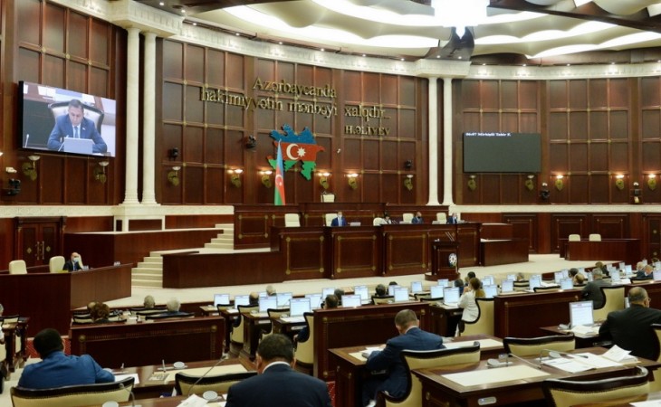 2020-ci il dövlət büdcəsinə dəyişikliklər birinci oxunuşda qəbul olunub