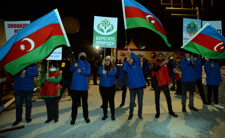 Aksiya iştirakçılarının fəallığı axşam saatlarında da müşahidə olunur