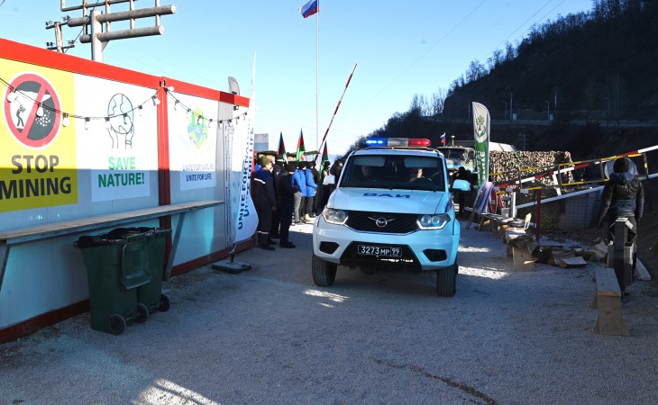 Автомобили миротворцев в очередной раз беспрепятственно проехали по дороге Ханкенди - Лачин