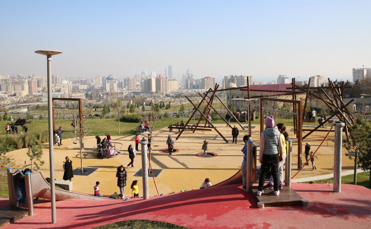 Mərkəzi Park Bakının gözəl istirahət məkanlarından birinə çevrilib – FOTOREPORTAJ