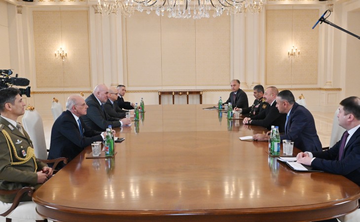 President Ilham Aliyev received defense minister of Italy
