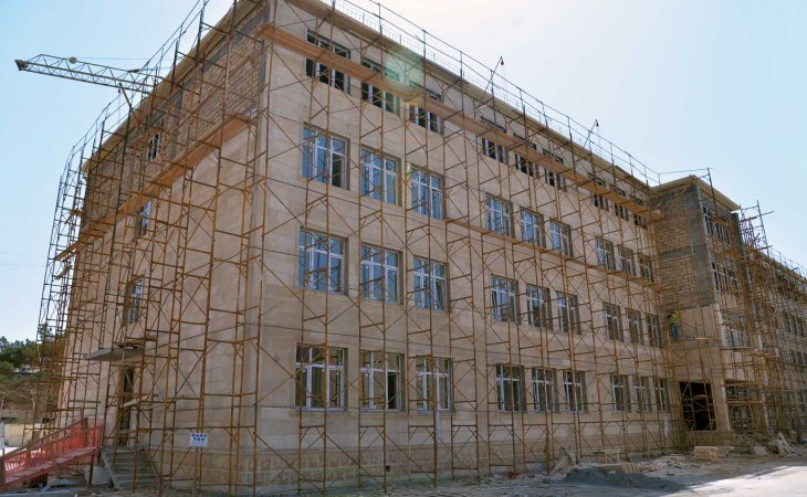 Paytaxtda yeni məktəb binaları inşa olunur
