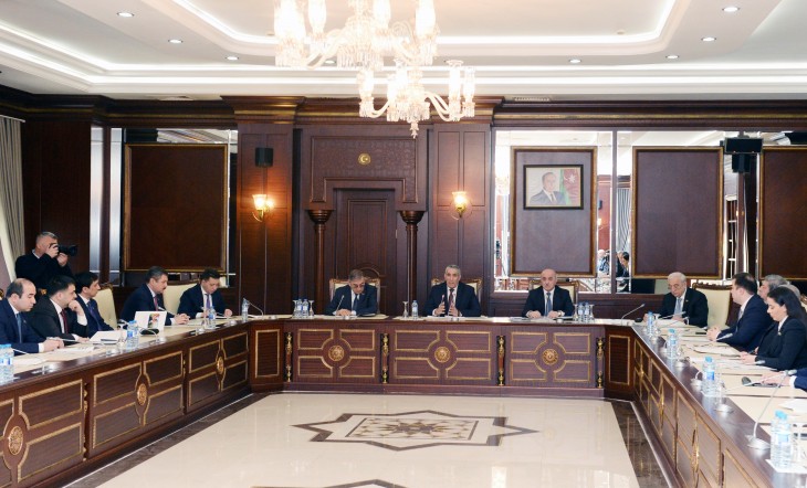 Parlamentdə bələdiyyələrin fəaliyyətinə inzibati nəzarəti həyata keçirən orqanın illik məruzəsi müzakirə edilib