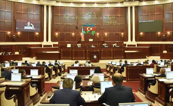 “Fövqəladə vəziyyət haqqında” Qanunda dəyişiklik təsdiqləndi