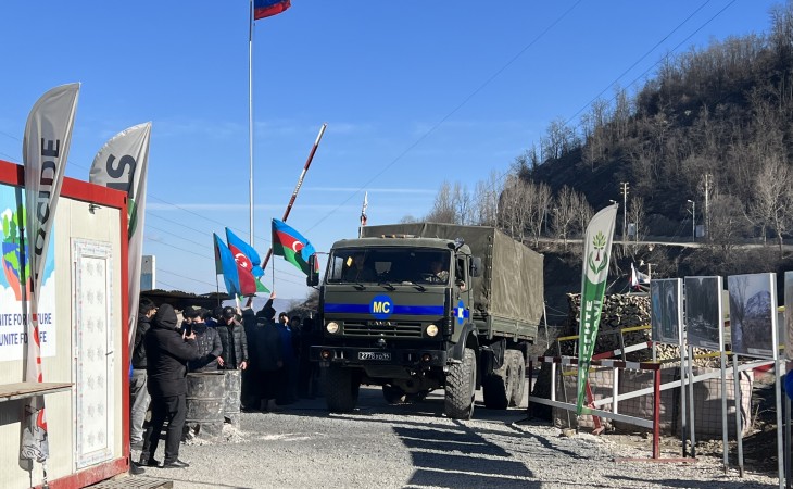 Экоакция: два автомобиля миротворцев проехали по территории в направлении Лачина
