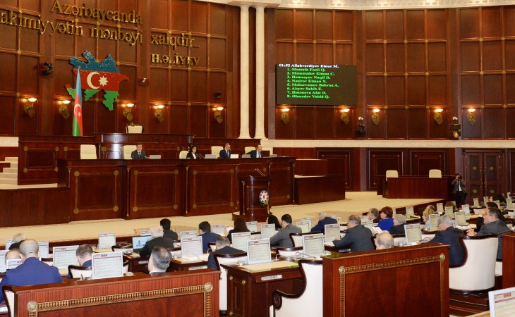 “Banklar haqqında” Qanuna əcnəbilərlə bağlı dəyişiklik təklif edilir