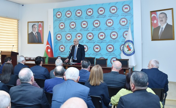 Təltif olunan həmkarlar ittifaqı fəallarına orden və medallar təqdim edilib
