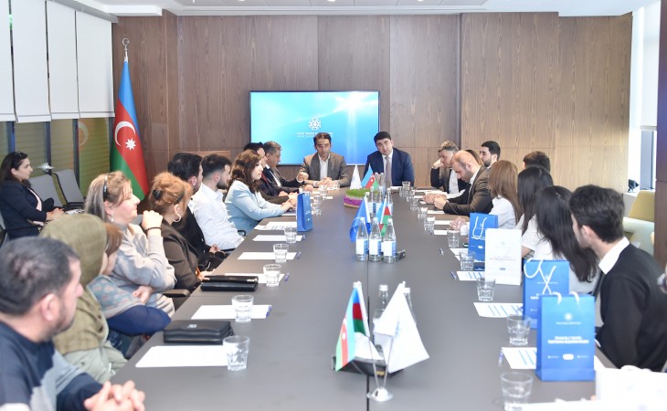 Təhsil Tələbə Krediti Fonduna müraciət edən 12 tələbəyə əmək müqaviləsi bildirişləri təqdim olunub